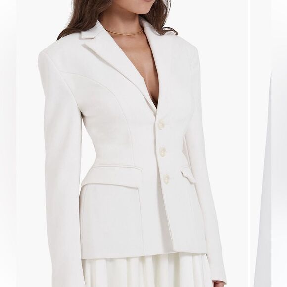 Flattering Hourglass Shape House of CB White Blazer Large - Picture 7 of 9
